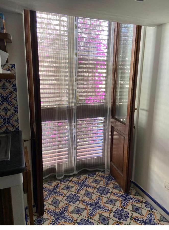 Casa Isabella Loc Turist Br Apartment ลีปารี ภายนอก รูปภาพ